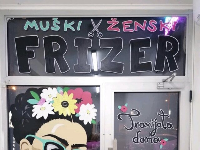 Izlog salona Travijata Donna na Bulevaru cara Lazara u Novom Sadu